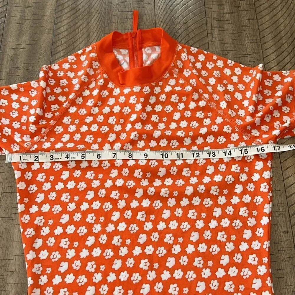 🏄🏻‍♀️ J Crew UK 🇬🇧 Poppy Print Rashguard 🏖️ waves or beach 🏝️ 🌊Back Zip